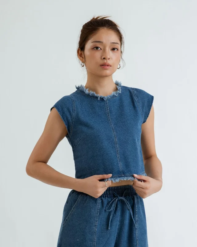 Closeout Deal Frayed Hem Cap Sleeve Denim Top (Denim)