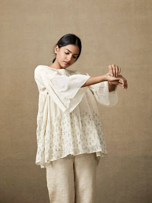 Weekend Shopping Made Better Leaves of Grass Top